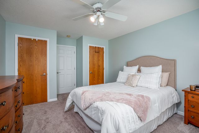 1099 BRIDGEVIEW Place, Leclaire, IA 52753