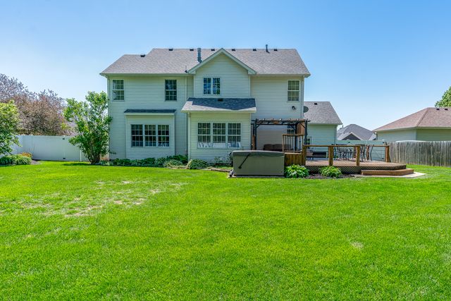 1099 BRIDGEVIEW Place, Leclaire, IA 52753