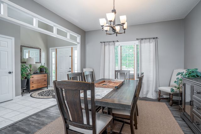 1099 BRIDGEVIEW Place, Leclaire, IA 52753