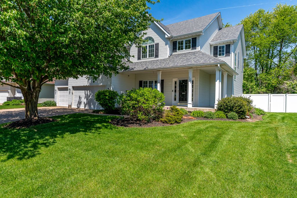 1099 BRIDGEVIEW Place, Leclaire, IA 52753