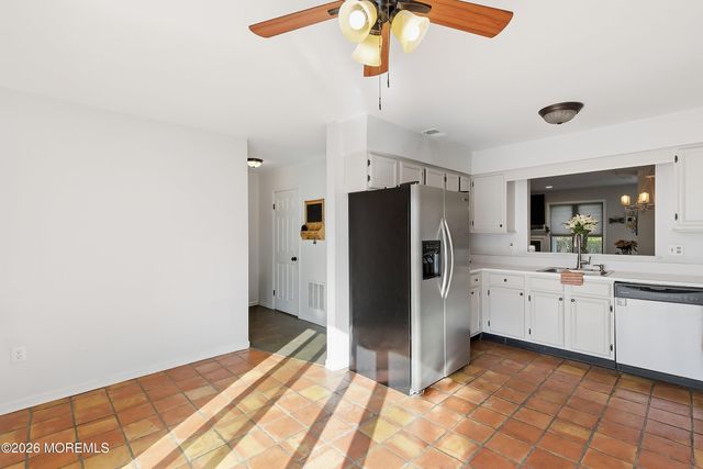 22 Tower Hill Drive 1011, Red Bank, NJ 07701