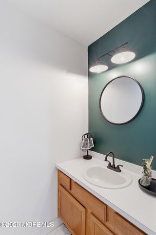 22 Tower Hill Drive 1011, Red Bank, NJ 07701