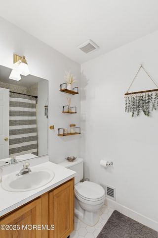 22 Tower Hill Drive 1011, Red Bank, NJ 07701