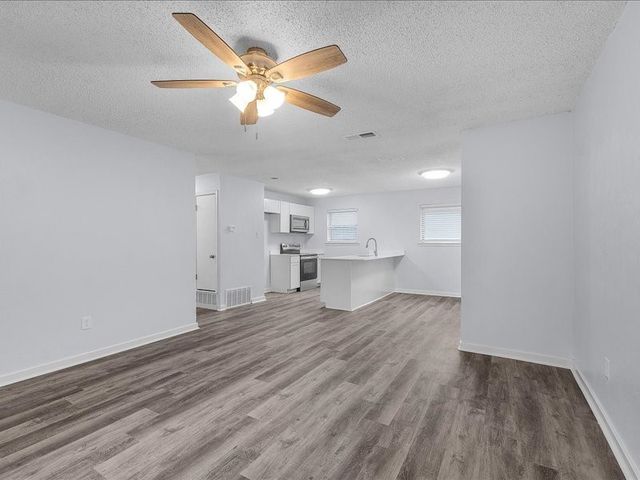 303 Mansfield Road, Cleburne, TX 76031