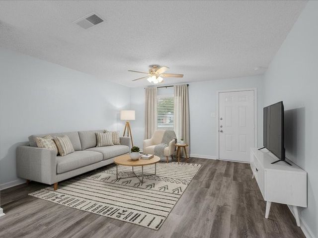 303 Mansfield Road, Cleburne, TX 76031