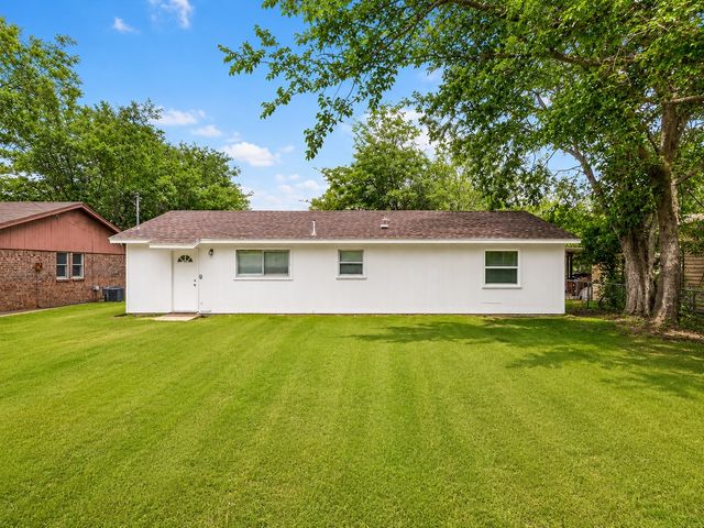 303 Mansfield Road, Cleburne, TX 76031