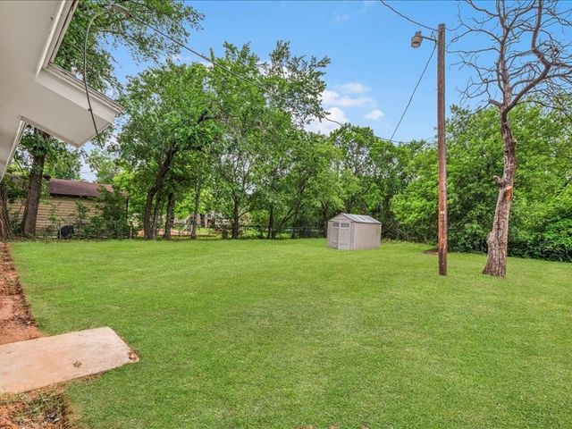 303 Mansfield Road, Cleburne, TX 76031