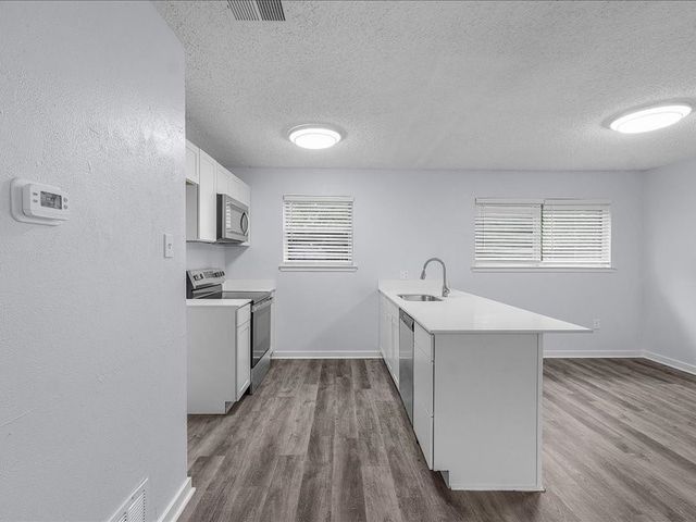 303 Mansfield Road, Cleburne, TX 76031
