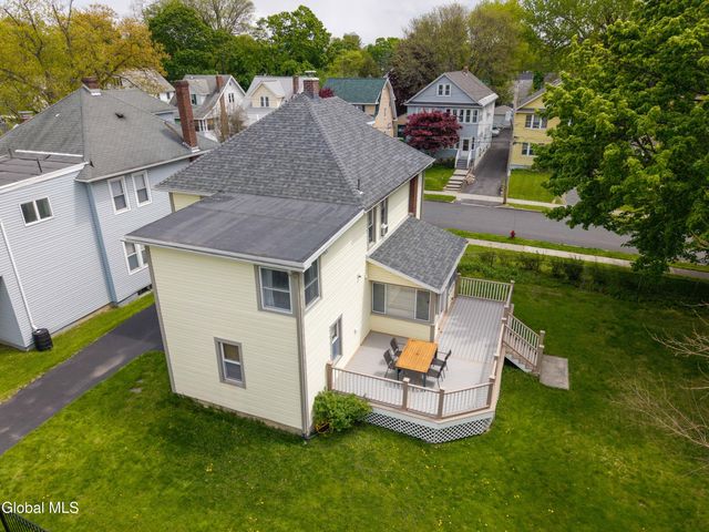 111 Hollywood Avenue, Albany, NY 12208