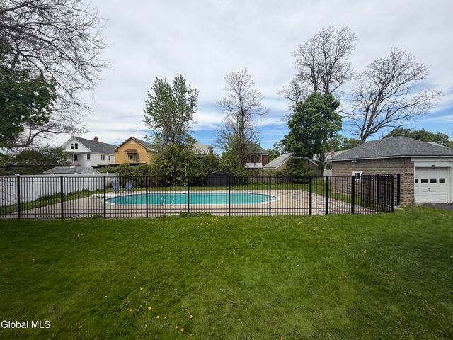 111 Hollywood Avenue, Albany, NY 12208