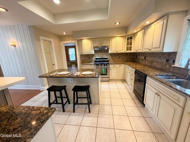 111 Hollywood Avenue, Albany, NY 12208