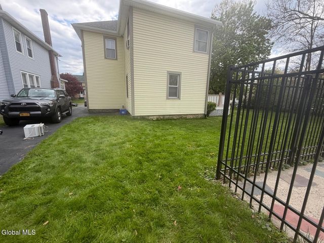 111 Hollywood Avenue, Albany, NY 12208