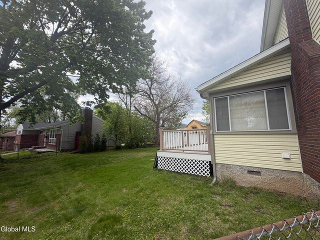 111 Hollywood Avenue, Albany, NY 12208