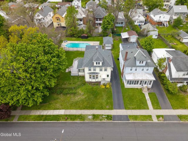 111 Hollywood Avenue, Albany, NY 12208