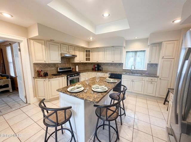 111 Hollywood Avenue, Albany, NY 12208