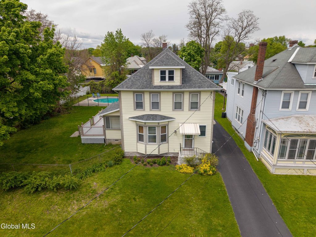 111 Hollywood Avenue, Albany, NY 12208