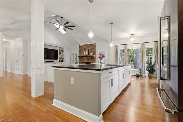 1832 Hunters Forest Drive, Winston-salem, NC 27103