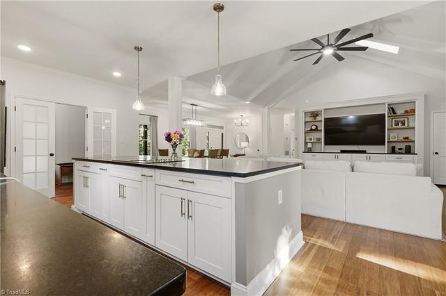 1832 Hunters Forest Drive, Winston-salem, NC 27103