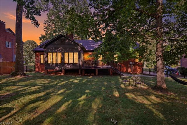 1832 Hunters Forest Drive, Winston-salem, NC 27103