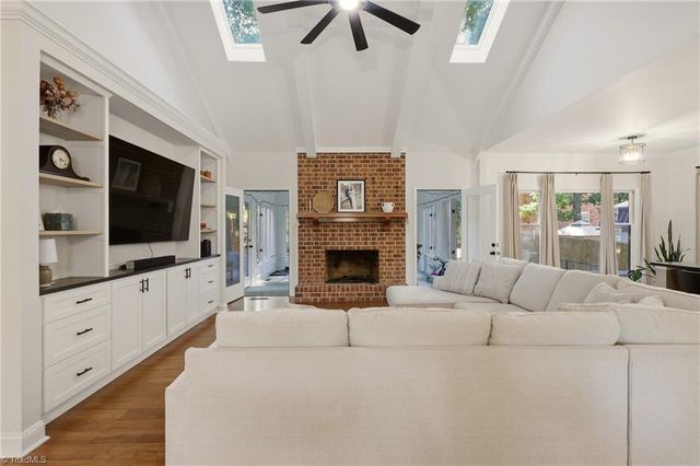 1832 Hunters Forest Drive, Winston-salem, NC 27103