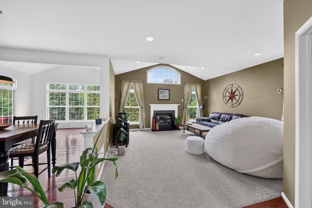 1100 AUTUMNVIEW LN, Pottstown, PA 19464