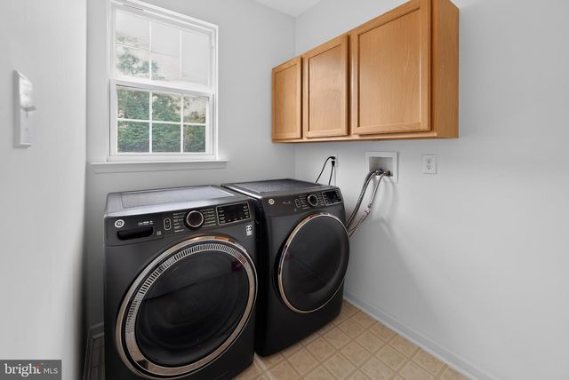 1100 AUTUMNVIEW LN, Pottstown, PA 19464