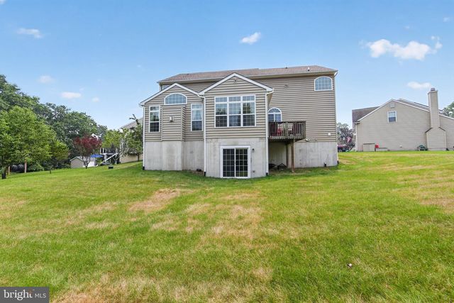 1100 AUTUMNVIEW LN, Pottstown, PA 19464