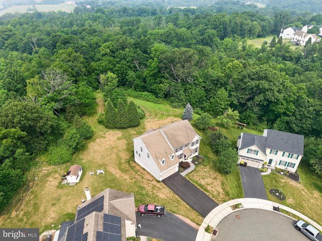 1100 AUTUMNVIEW LN, Pottstown, PA 19464