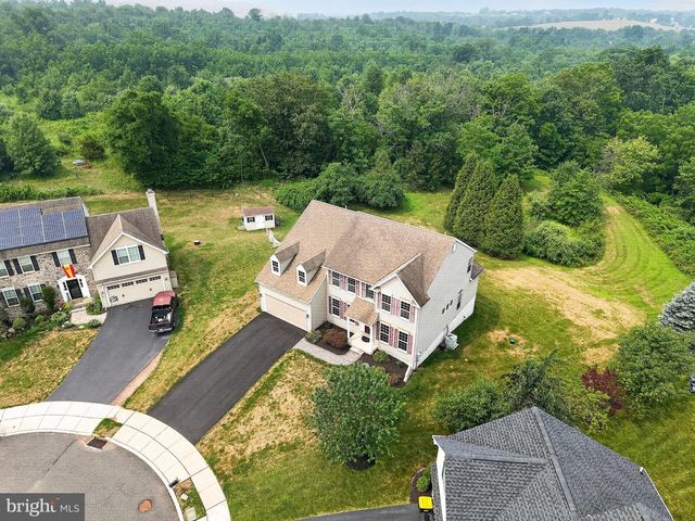 1100 AUTUMNVIEW LN, Pottstown, PA 19464