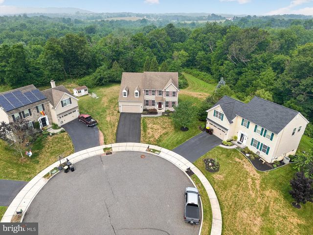 1100 AUTUMNVIEW LN, Pottstown, PA 19464