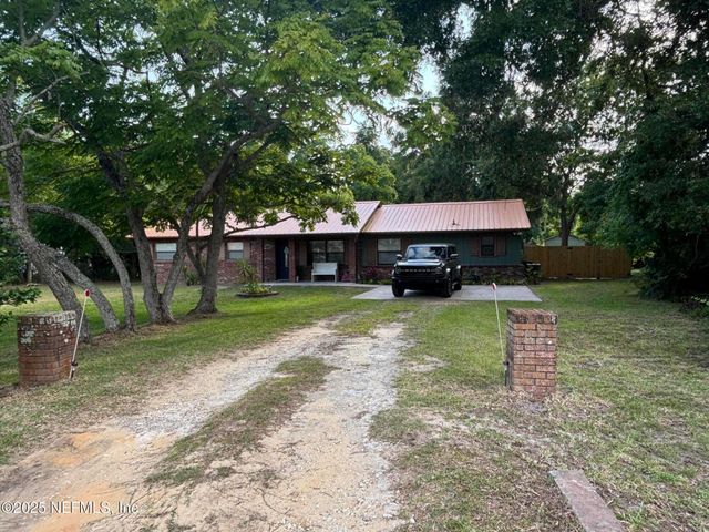 135 UNDERWOOD Drive, Palatka, FL 32177