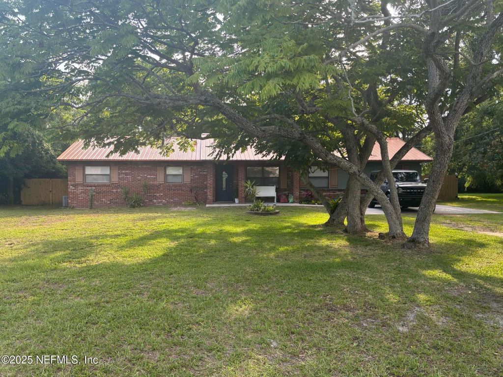 135 UNDERWOOD Drive, Palatka, FL 32177