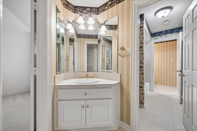 14239 Flower Creek Lane, Houston, TX 77077