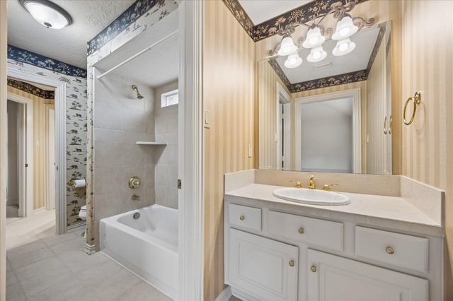 14239 Flower Creek Lane, Houston, TX 77077