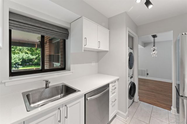 18 Bronxville Glen Drive 3-12, Bronxville, NY 10708