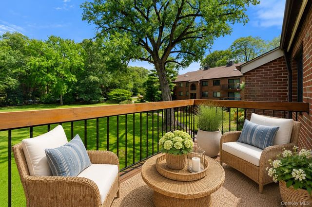 18 Bronxville Glen Drive 3-12, Bronxville, NY 10708
