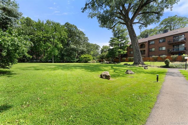 18 Bronxville Glen Drive 3-12, Bronxville, NY 10708