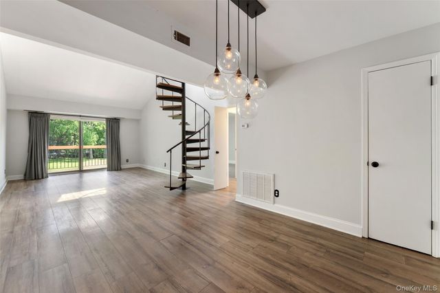 18 Bronxville Glen Drive 3-12, Bronxville, NY 10708