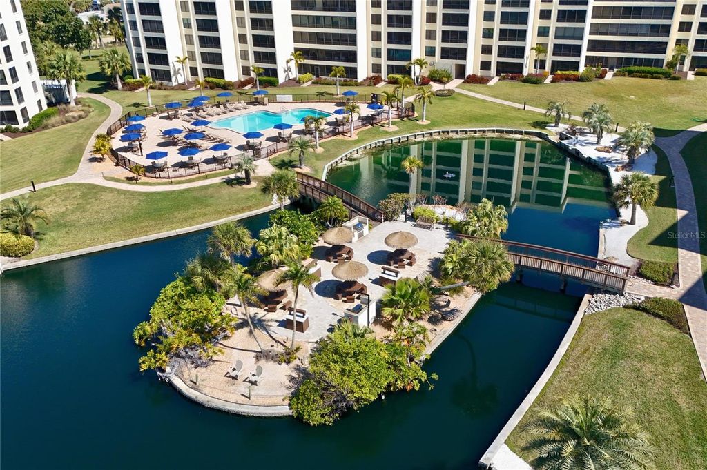 Image 36 of property listing at 5770 MIDNIGHT PASS C608, Siesta Key, FL 34242