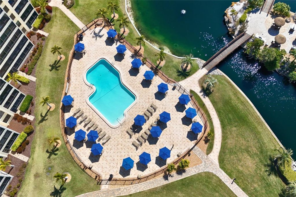 Image 37 of property listing at 5770 MIDNIGHT PASS C608, Siesta Key, FL 34242