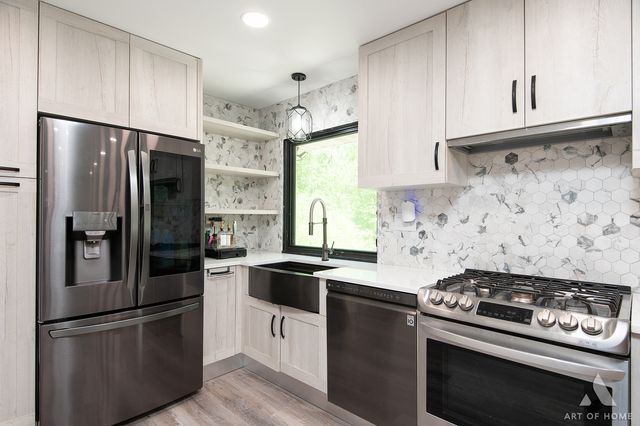 2 DOGWOOD Road, Rolling Meadows, IL 60008
