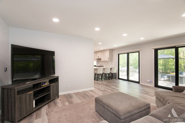 2 DOGWOOD Road, Rolling Meadows, IL 60008