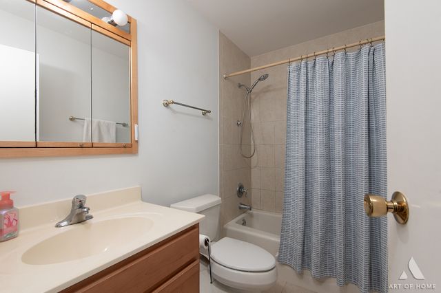 2 DOGWOOD Road, Rolling Meadows, IL 60008