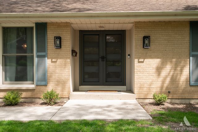 2 DOGWOOD Road, Rolling Meadows, IL 60008