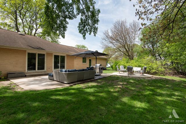 2 DOGWOOD Road, Rolling Meadows, IL 60008