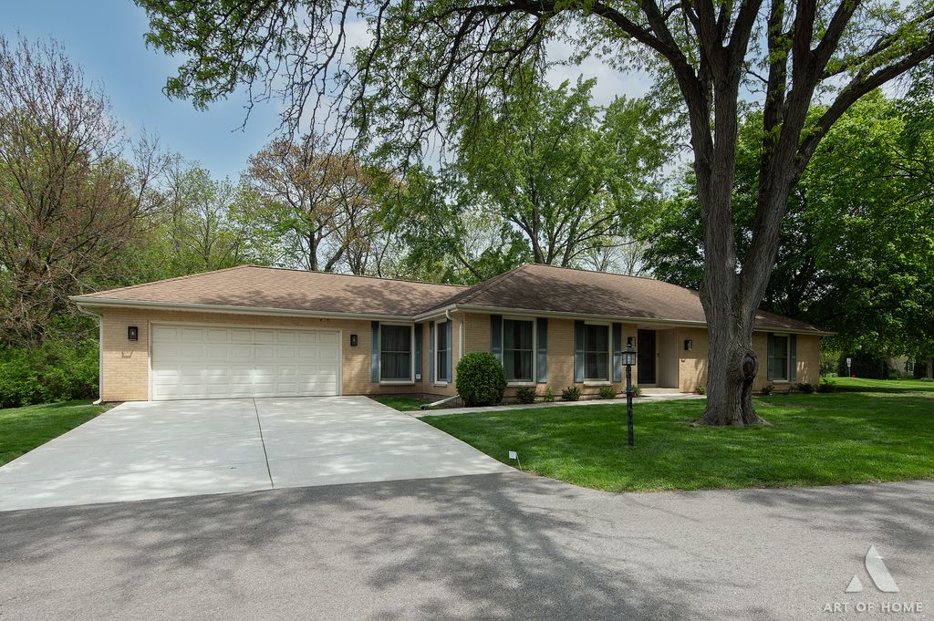2 DOGWOOD Road, Rolling Meadows, IL 60008
