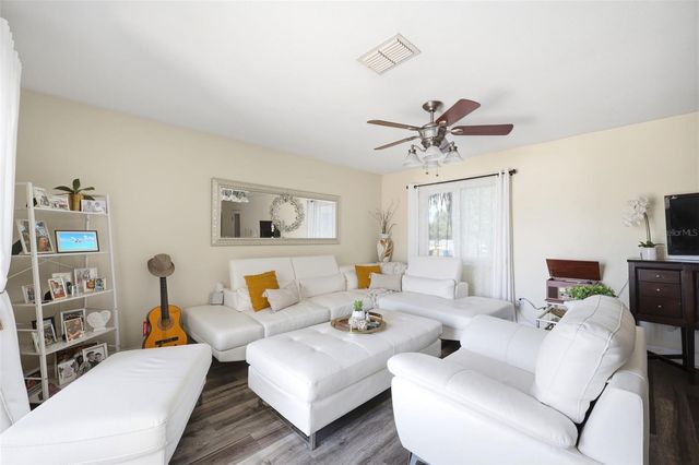 111 69TH AVENUE N, St Petersburg, FL 33702