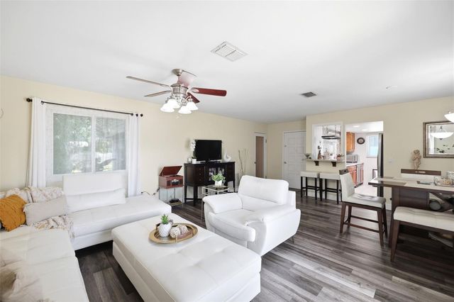111 69TH AVENUE N, St Petersburg, FL 33702