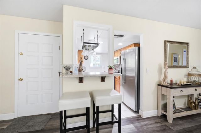 111 69TH AVENUE N, St Petersburg, FL 33702