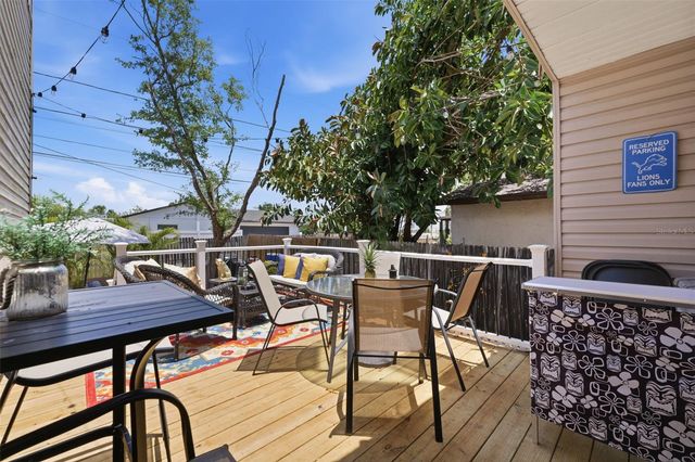 111 69TH AVENUE N, St Petersburg, FL 33702